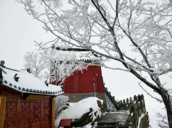 李煜有一首词，六百年无东谈主能及，纳兰性德大胆仿写，比原作更惊艳